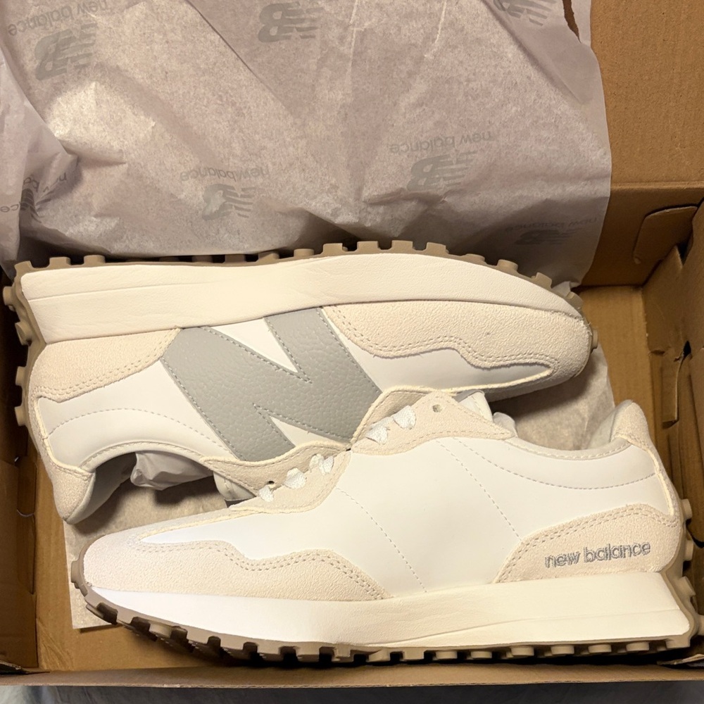 New Balance Women’s Cream and Gray Sneaker